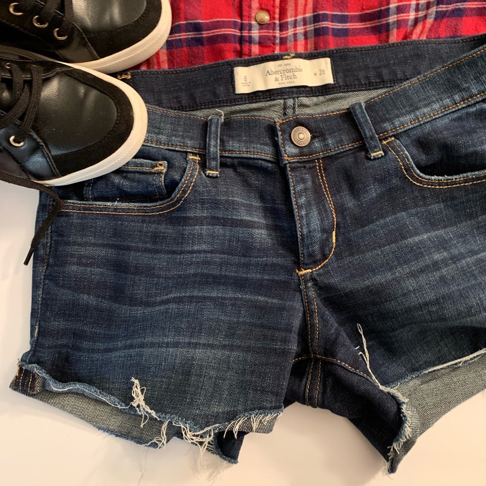 ABERCROMBIE & FITCH short perfect for summer